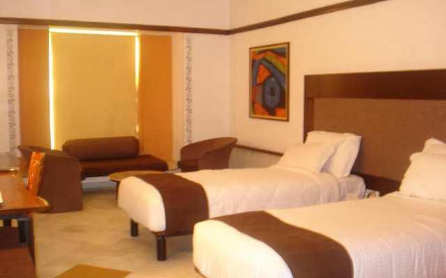 Hotel Paras Mahal