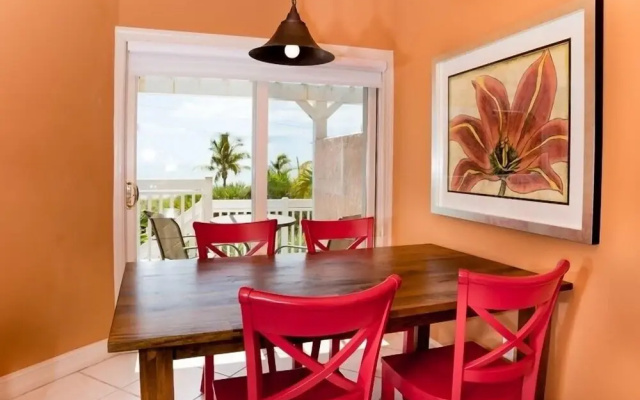 Donax 3 Bedroom Condo by RedAwning
