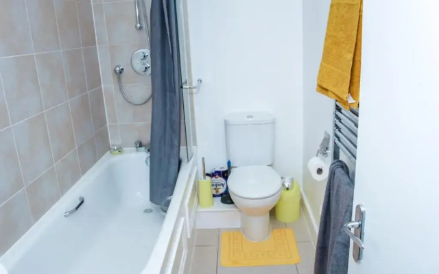 Camden Large 2 Bedroom Flat Guest House