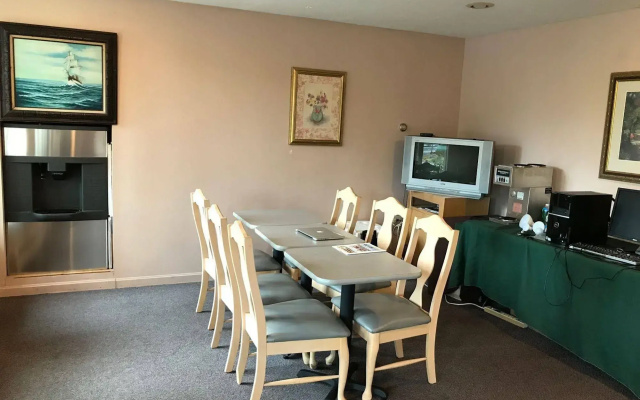 Economy Lodge