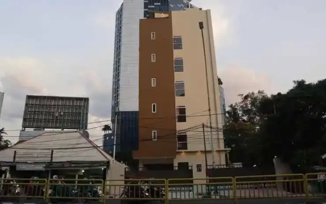 Djuragan Kamar Toku House Slipi