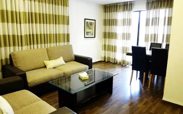 Granada Suites Hotel