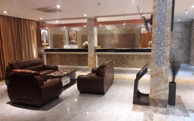 Tiffany Diamond Hotel Makunganya Street