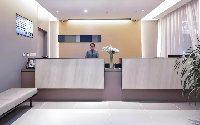 Homeinn Selected Hotel (Wuxi Anzhen East Railway Station RT-Mart)