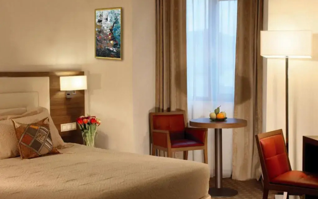 Central Plaza Hotel