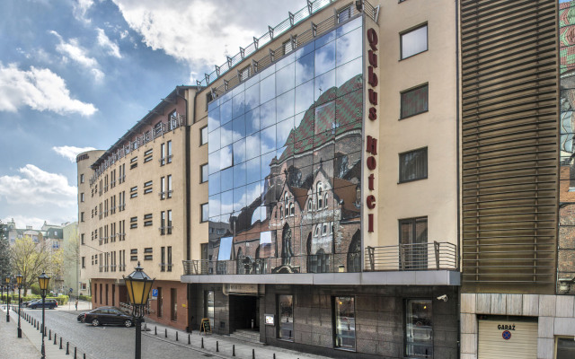 Qubus Hotel Wroclaw вид на фасад