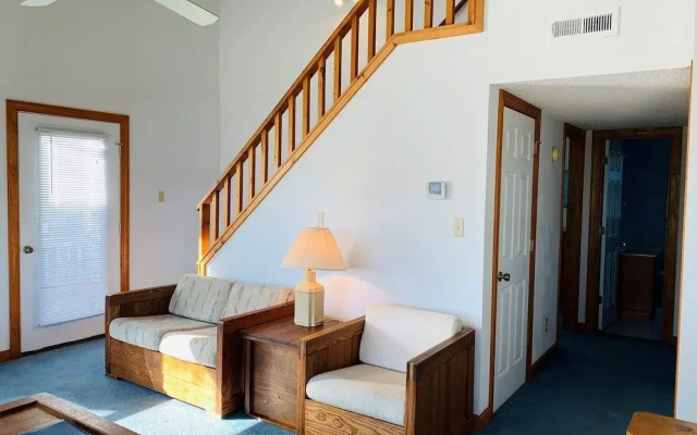 Yankee Traitor II - 4 Br Home