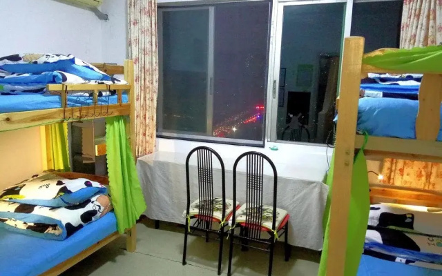 Zhuhai Chuntian Huahua Youth Hostel