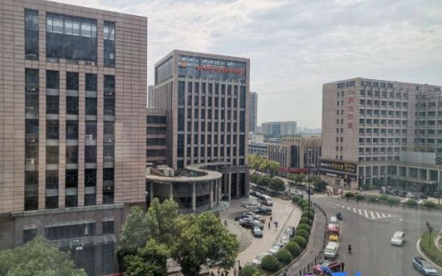 New century Manju Hotel (Hangzhou Liangzhu Logistics Center Branch)