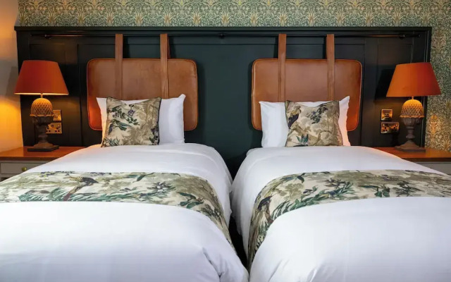 Wheatsheaf Hotel - Virginia Water by Chef and Brewer Collection