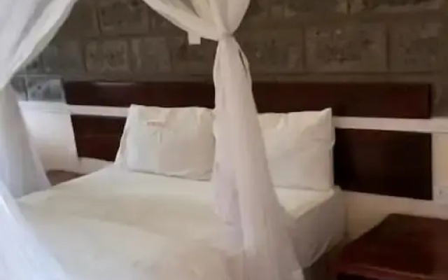 Trotters Hotel