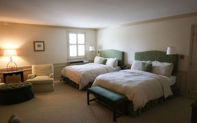 Golden Plough Inn At Peddlers Village