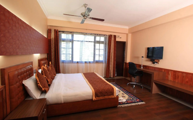 Yarlam Portico Resort