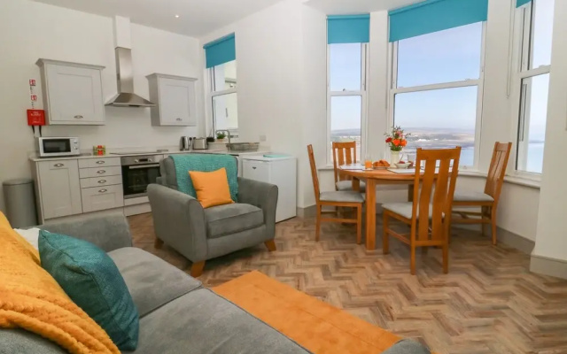 Apartment 6