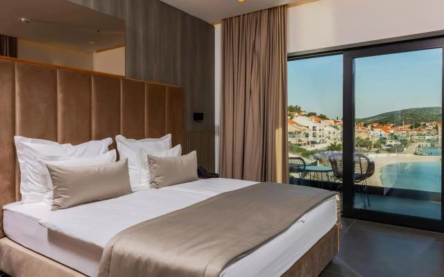 Marinus Beach Hotel