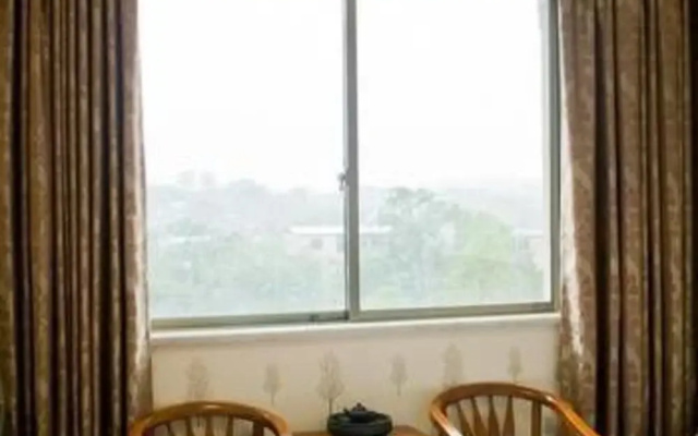 Yaris Hotel
