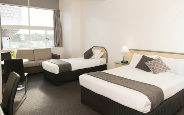 Adelaide Riviera Hotel