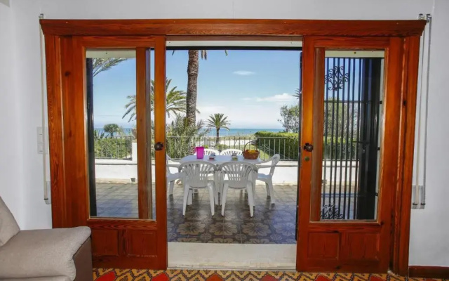 030 Villa Marines