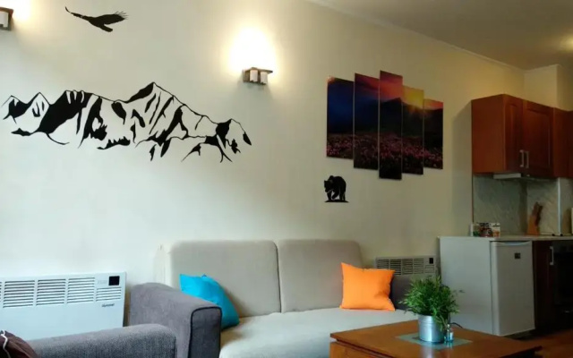 Pine Tree Apartment 3 - B3