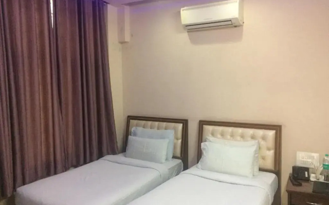 Hotel Leela Residency