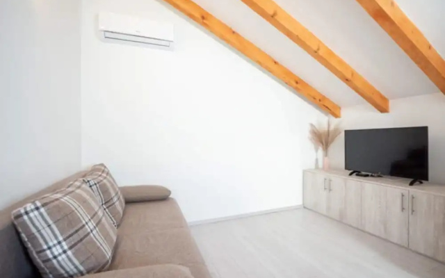 A5 - Spacious apt With the sea View & use of Pool