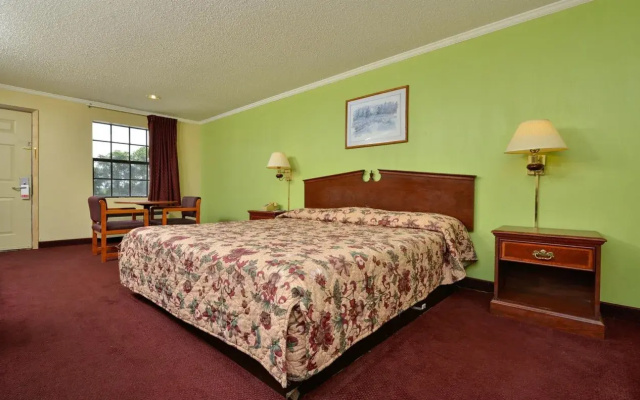Days Inn by Wyndham Camden AR