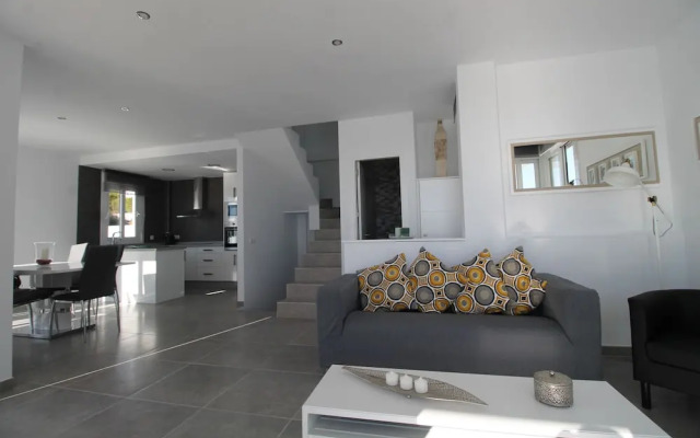 1062 Villa Picasso