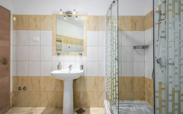 Pleasant Apartment With Pool, Sauna, Hot Tub