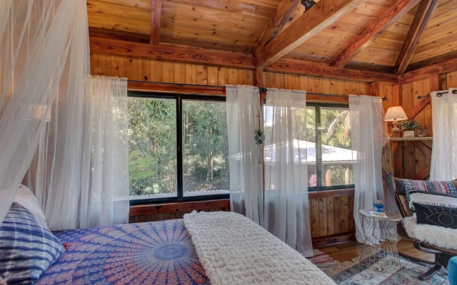 Peace Of Paradise 1 Bedroom Cabin by RedAwning