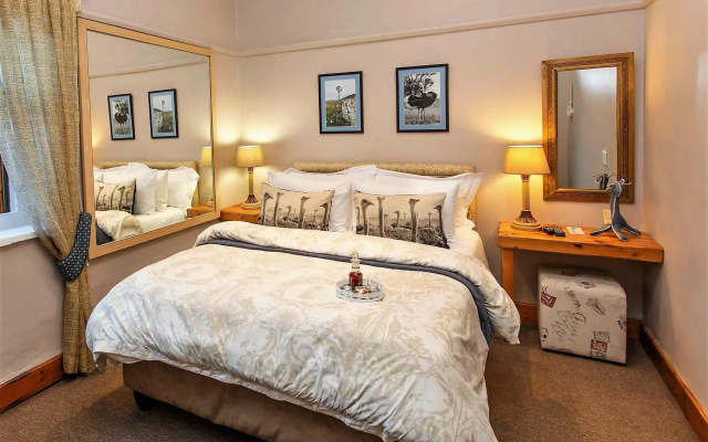 Riverside Lodge