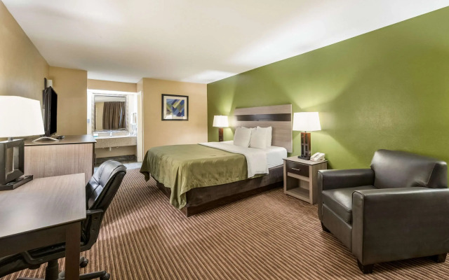 Quality Inn & Suites Garland - East Dallas