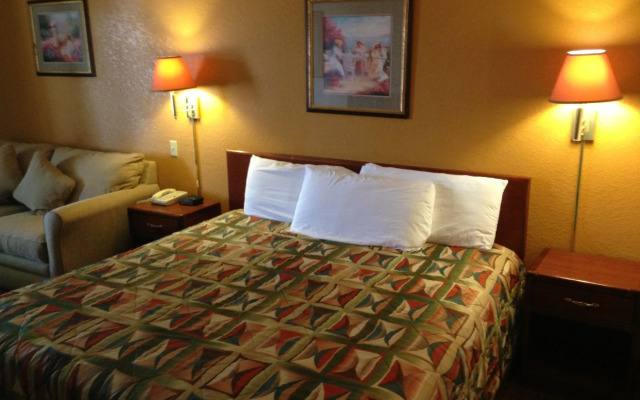 Brentwood Inn & Suites