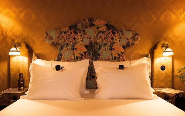 Pensão Amor Madam’s Lodge