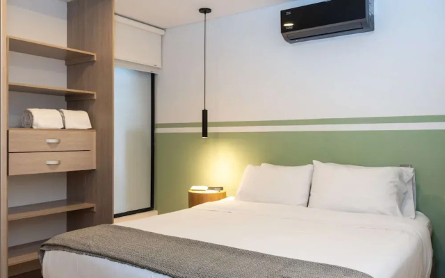 Cozy 3 BR w/ Balcony in Laureles Medellín