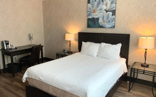Coast Lonsdale Quay Hotel