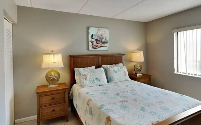 Ocean & Racquet by Distinctive Beach Rentals