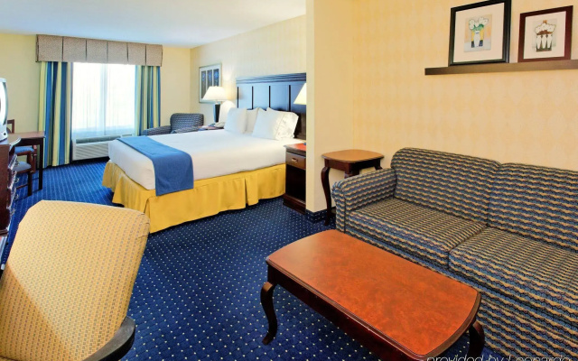 Holiday Inn Express & Suites San Antonio-West-SeaWorld Area by IHG