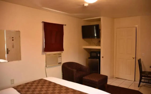 Baycities Motel