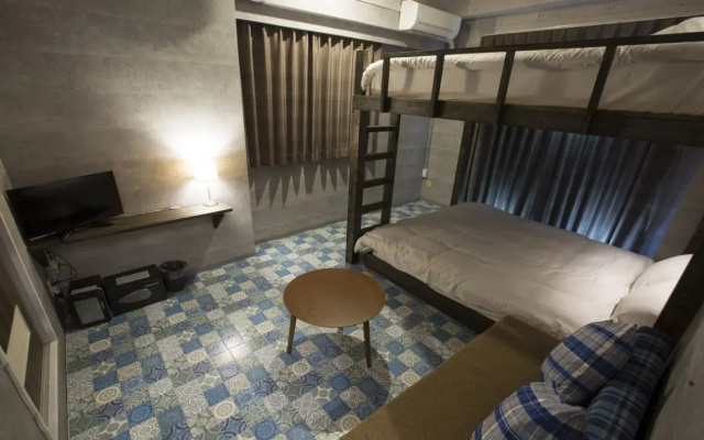 e-hostel Shinsaibashi