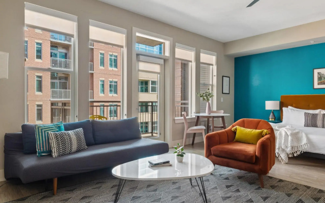 Denver | Sensational Studio Riverfront Apartment