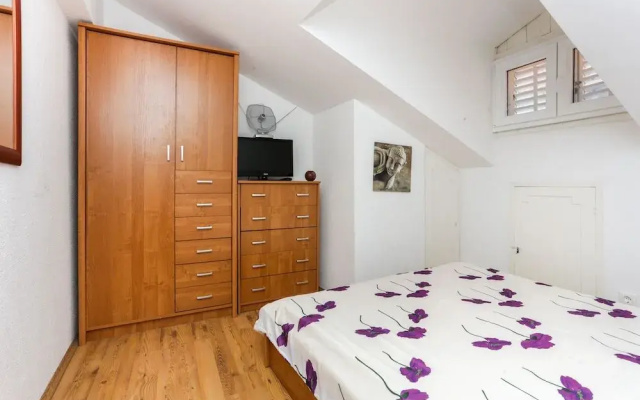 Apartment Larica