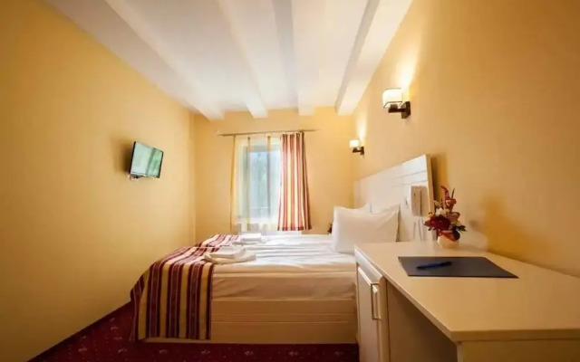 Hotel Extravagance