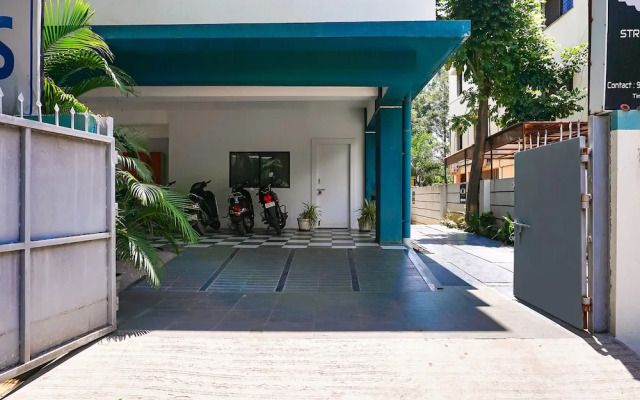 FabHotel Aura Homes