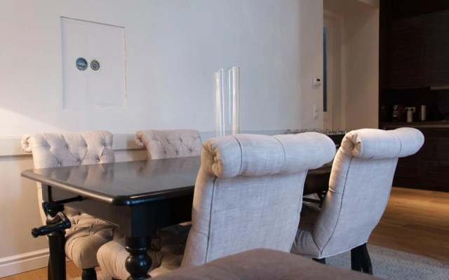 6 rooms