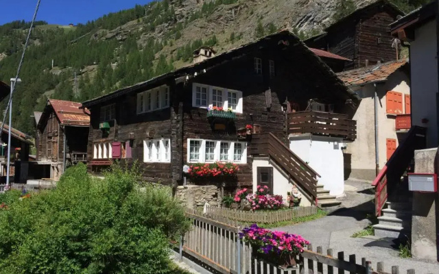 Chalet Sunstar