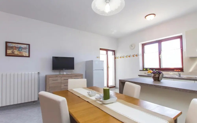Beautiful Home in Labin With Wifi and 4 Bedrooms