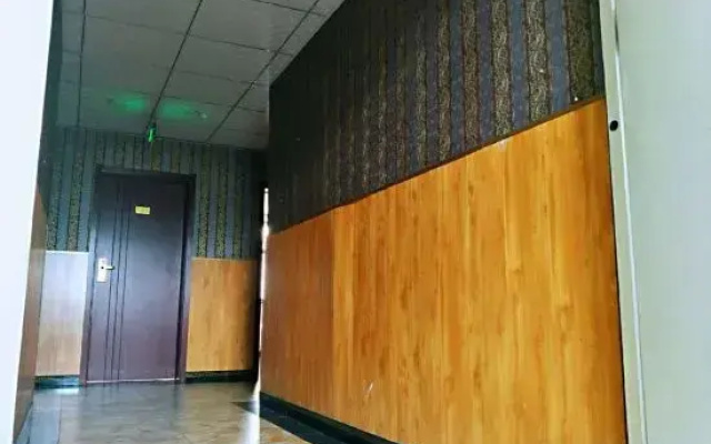 Luliang Starlight Hotel