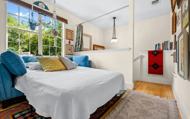 Eclectic 3 Bedroom Block From South Congress!