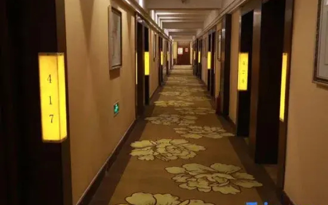 Wafangdian Hongbin Hotel