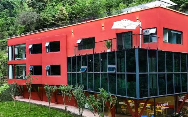 Fengchuibanxia Forest Hot Spring Homestay